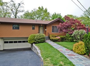 10 Tappan Ter, Ardsley, NY 10502