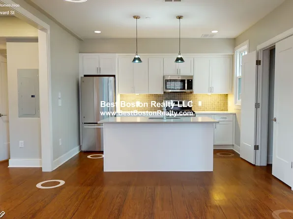 390 Harvard St, Cambridge, MA 02138