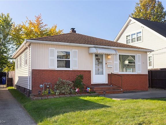 2nd image of 13621 Carrington Ave