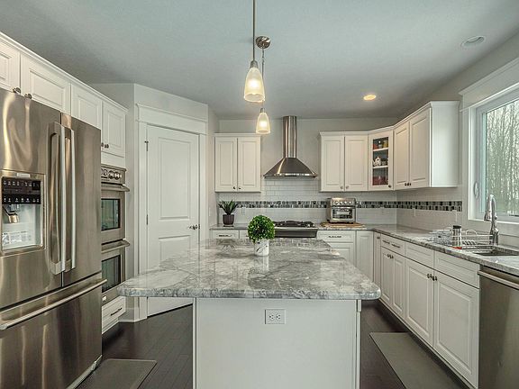 4th image of 3675 Hickoryrow Ct