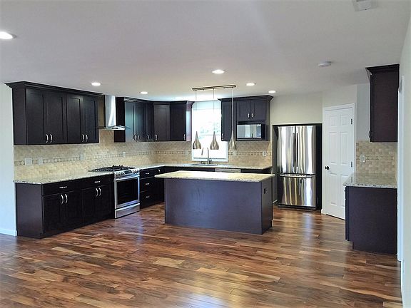 3rd image of 1732 Nobili Ave