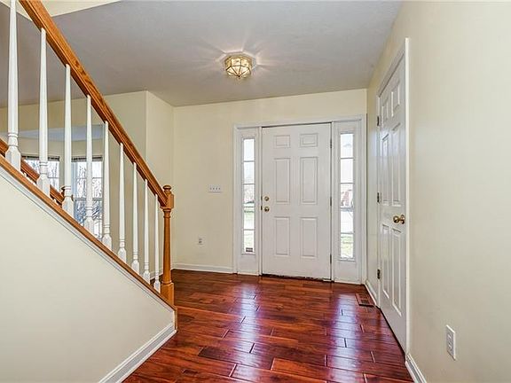 5th image of 1701 Dawn Dr