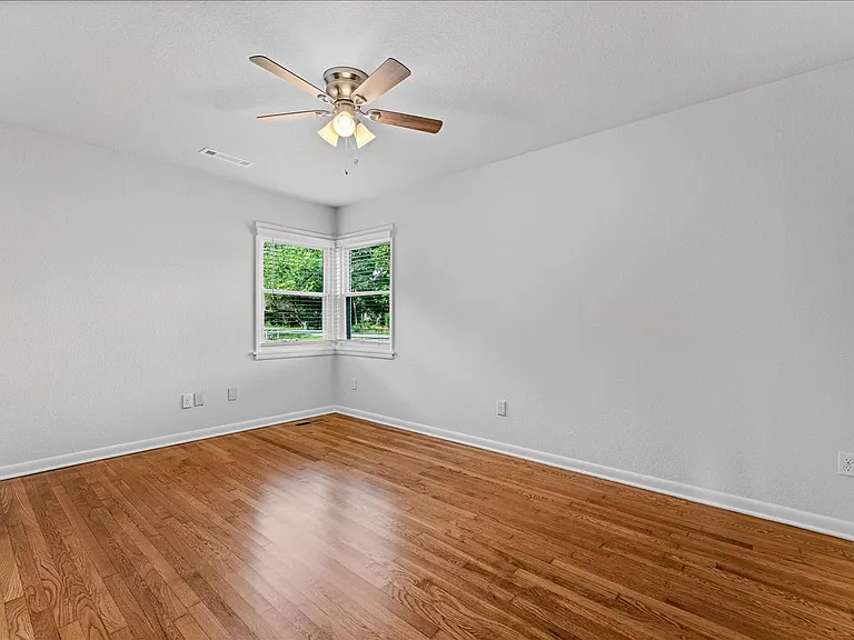 1666 Oakland Ave — Photo 7
