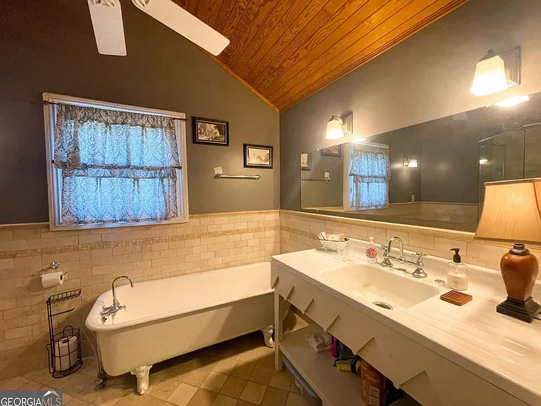 305 Orange St — Photo 18