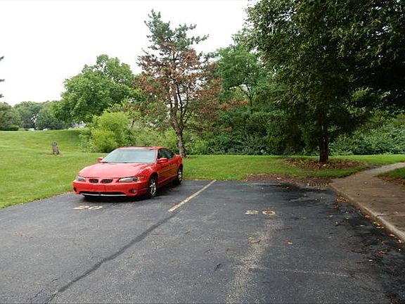 4th image of 18 Ludwell Ln #O-2