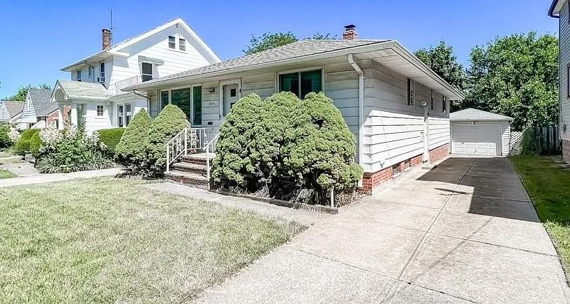 10919 Granger Rd photo 1
