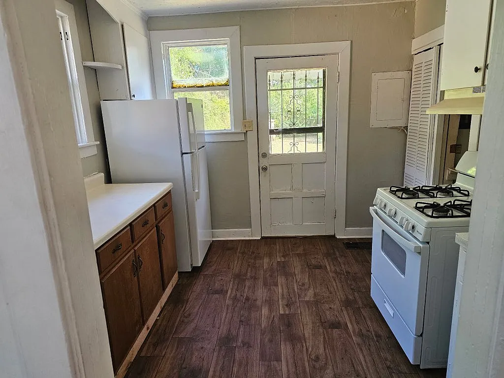 2 bed, 800 sqft, $725 — Photo 2