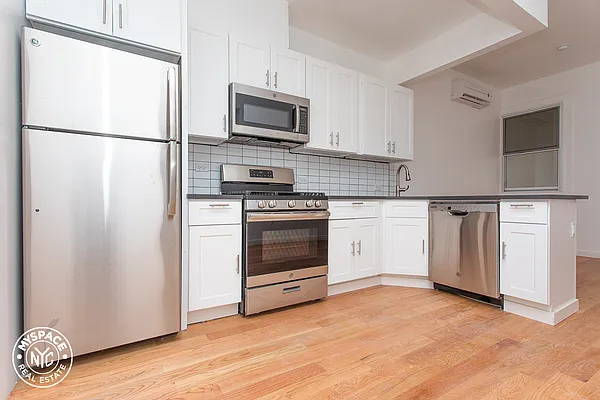 Rented by MySpaceNYC | media 28