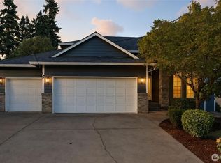1224 E Pioneer Loop, La Center, WA 98629