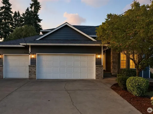 1224 E Pioneer Loop, La Center, WA 98629