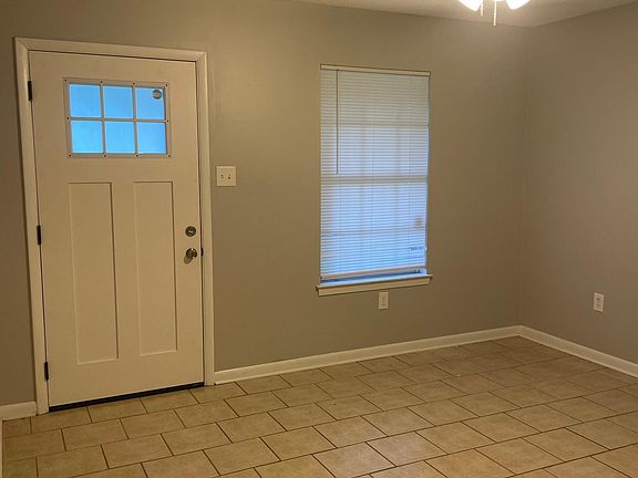 3rd image of 1108 Leigh St #A