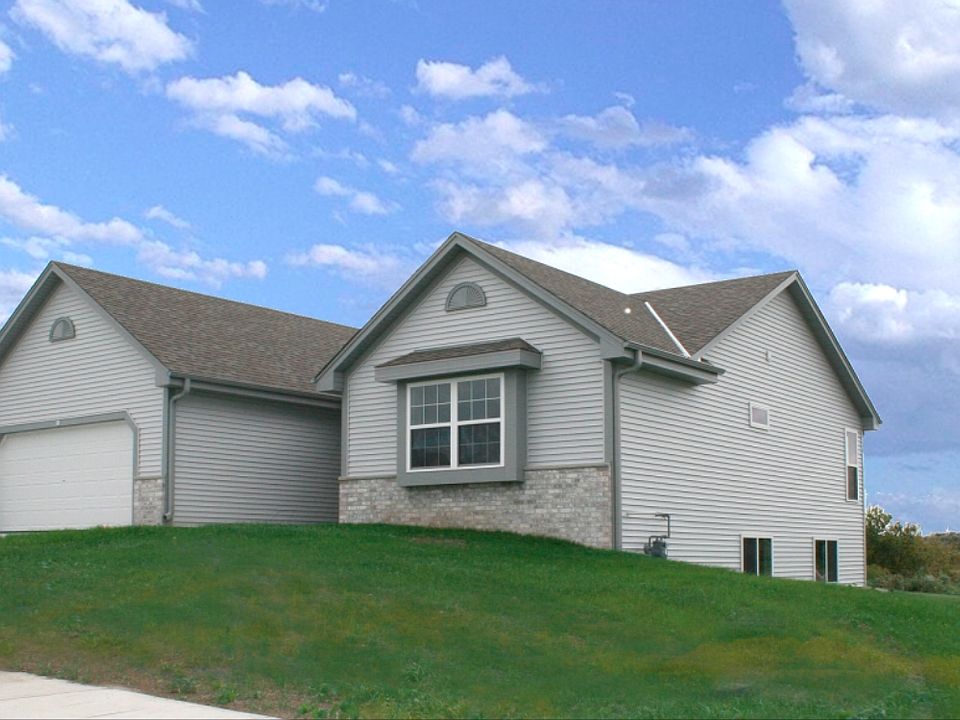1st image of 17 Arches Dr