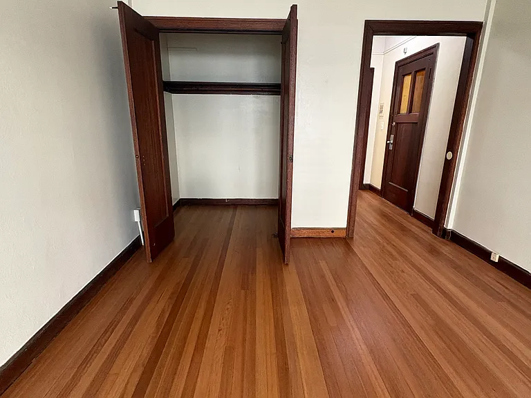 Lenox Apartments — Photo 14
