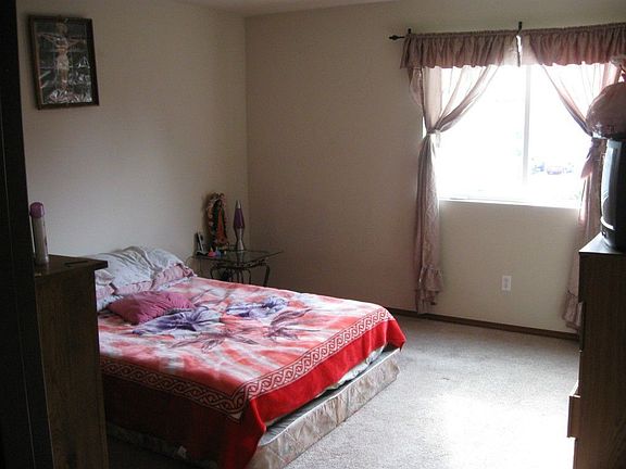 4th image of 8726 58th Dr NE