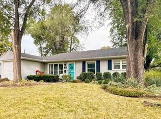 223 W Wynnwood Dr, Peoria, IL 61614