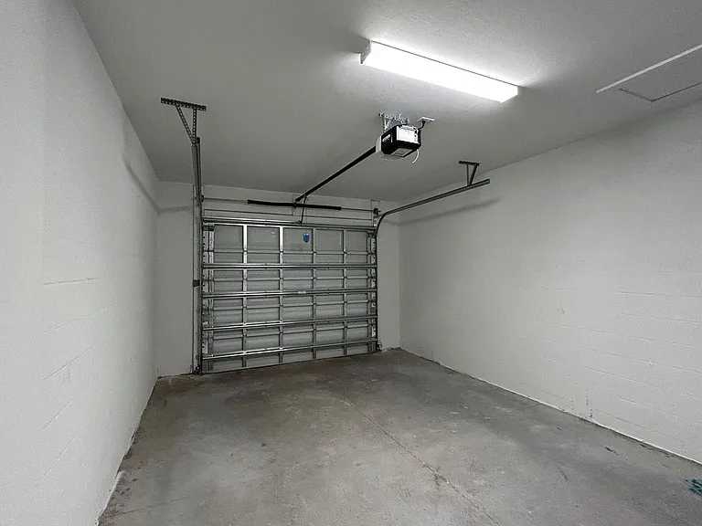 1112 Bismarck Rd — Photo 11
