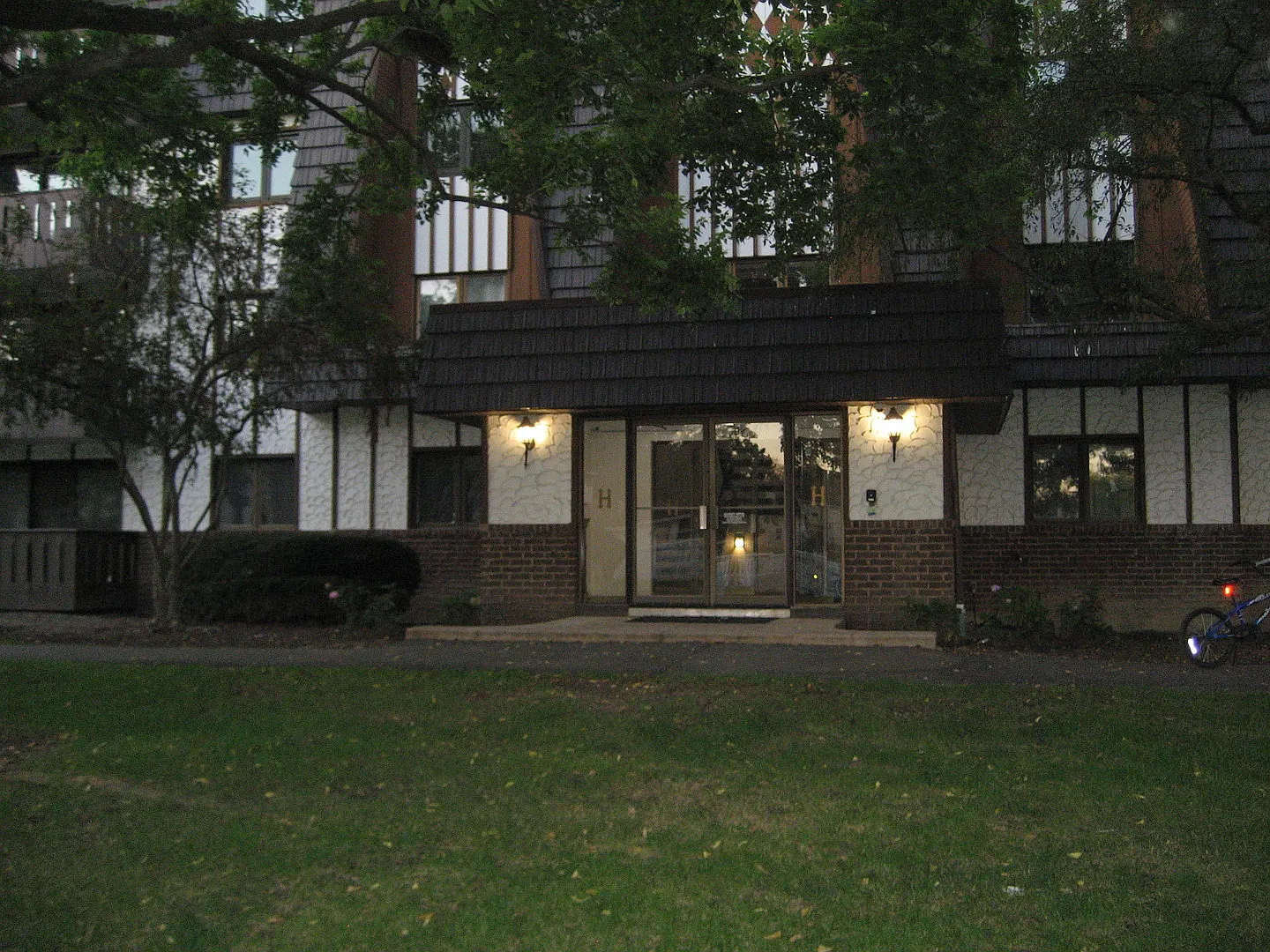 2 bed, 1185 sqft, $1,995 — Photo 4