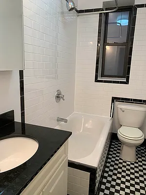 Rented by M.Grossman R.E. Management | media 20