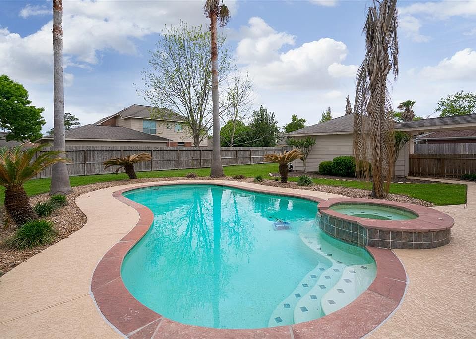 1st image of 414 Melodywood Dr