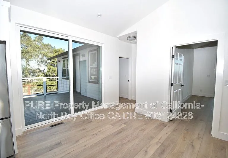 510 Fairview Ct #A — Photo 11