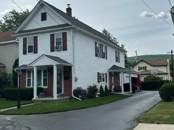 1147 Olga St, Dickson City, PA 18519