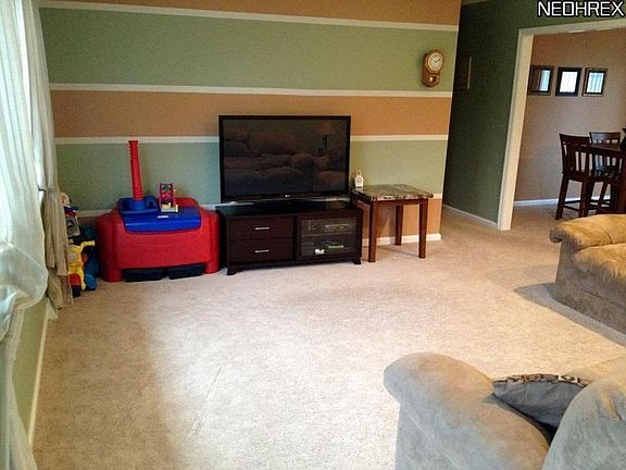 2nd image of 3929 Alice Ave