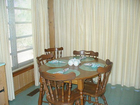 4th image of 118 Lakeview Dr