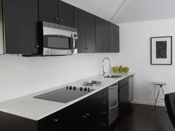 (undisclosed Address), Marion, MA 02738