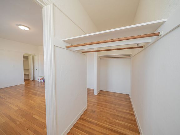 5th image of 544 37th St APT 206