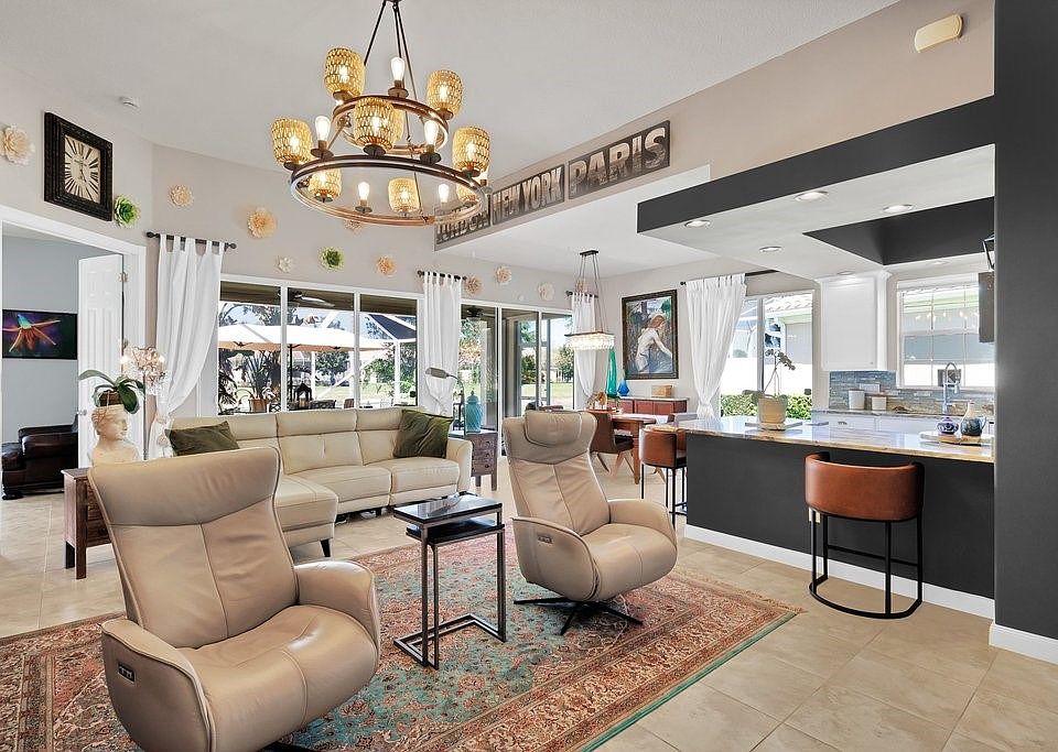 1st image of 5137 Formosa Cir