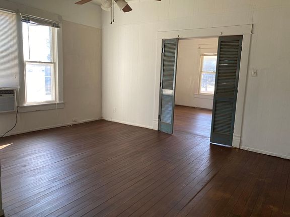 4th image of 431 E Woodard St #1