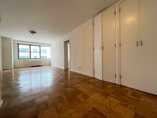 Rented by Bond New York | media 3