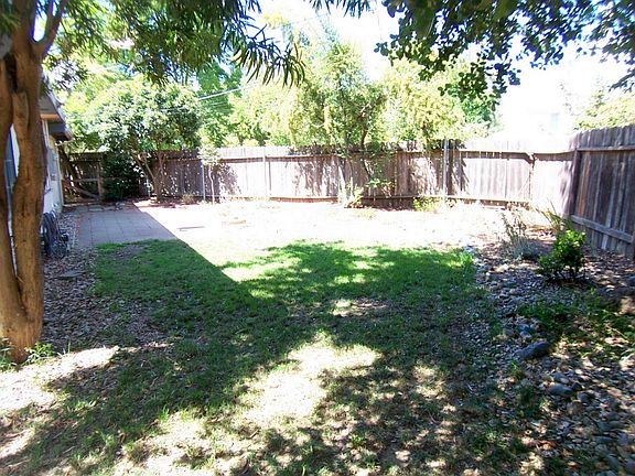 3rd image of 2411 Arnold Ct