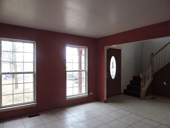 2nd image of 1909 Scott Cir