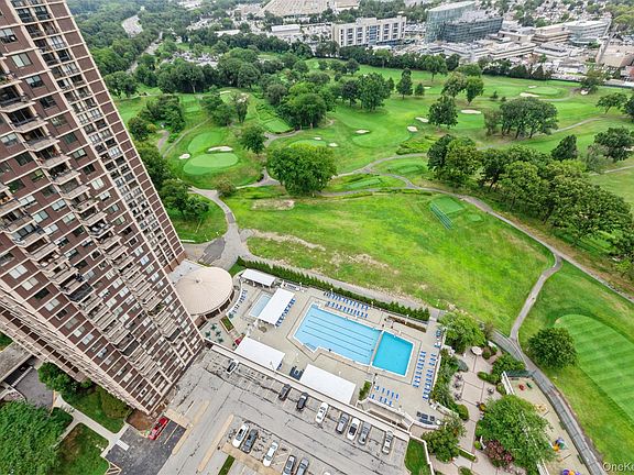 3rd image of 27010 Grand Central Parkway #32E