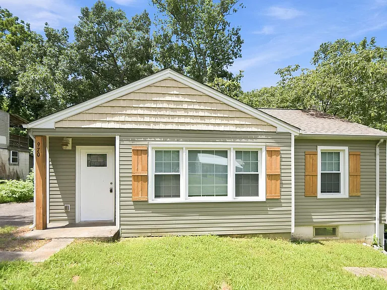970 Swift Dr — Photo 1