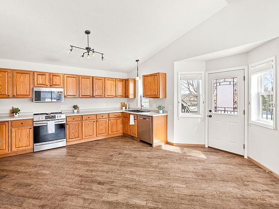 3rd image of 600 Ironwood Ave NE