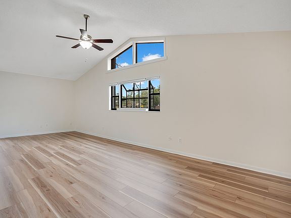 5th image of 1325 Indiana Ave