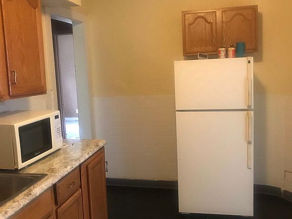 3rd image of 2045 E John Ave