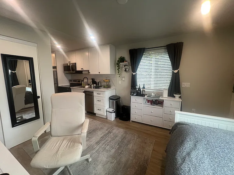 4342 Marlborough Ave #8 — Photo 4