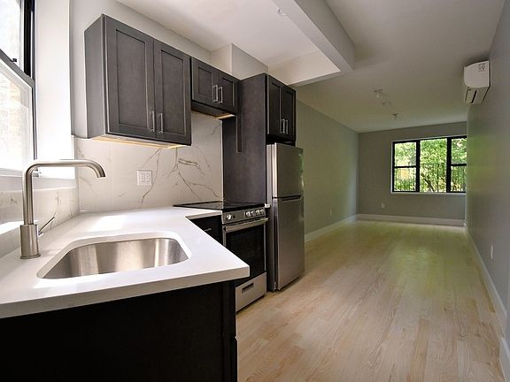 2nd image of 982 Findlay Ave #3B