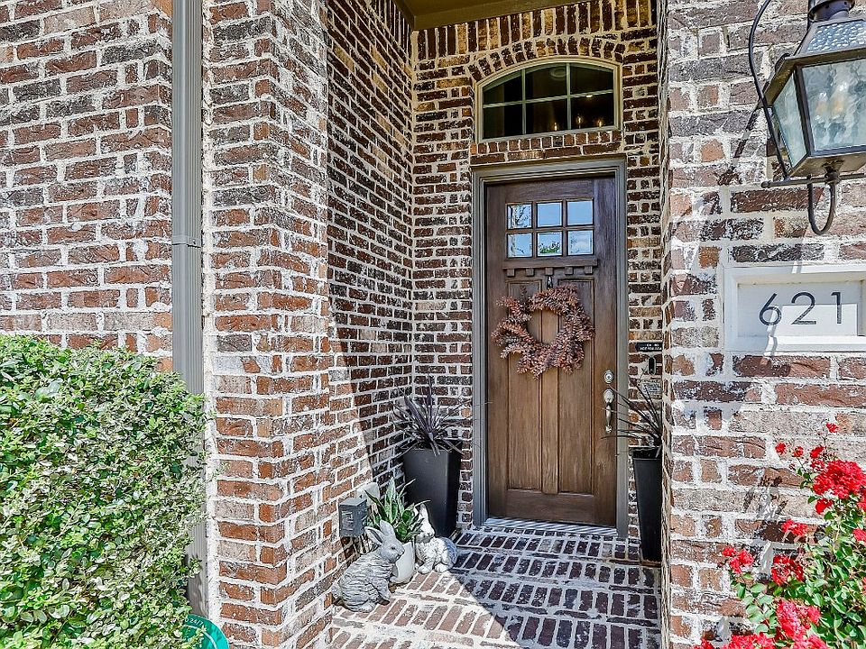 1st image of 621 Wollford Way
