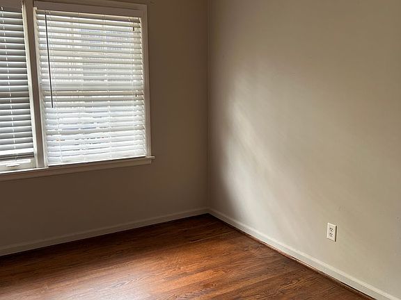 3rd image of 3936 Clairmont Ave S Unit 2