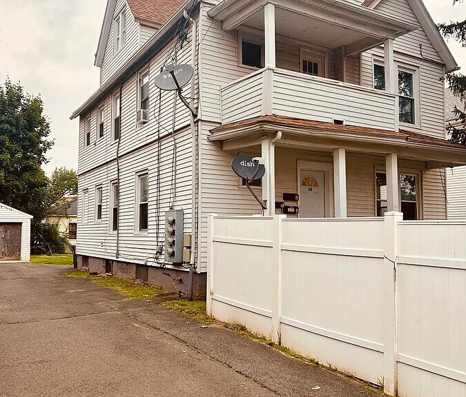 38 Otis St #1 — Photo 2