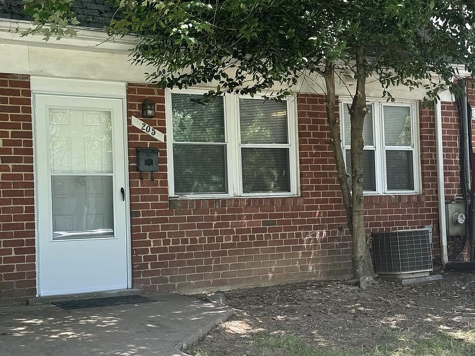 1st image of 205 N Adams St