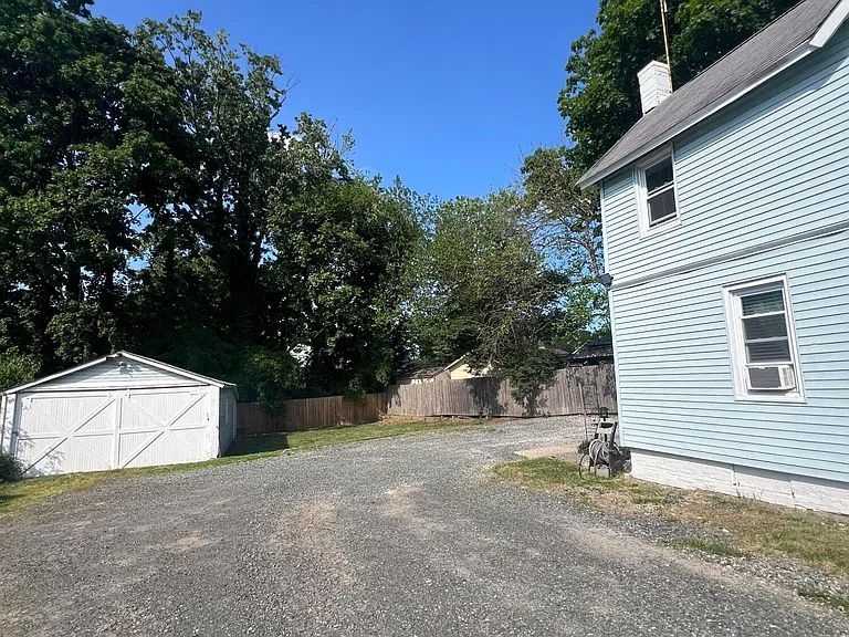 148 W Sylvania Ave #B — Photo 25