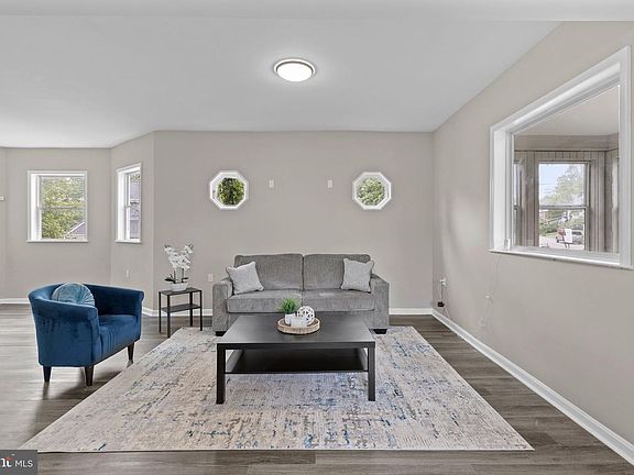 4th image of 4501 Parkmont Ave