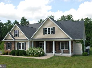 425 Freezeland Loop Rd, Linden, VA 22642