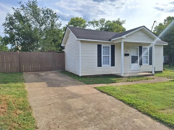 439 4th St, Lawrenceburg, TN 38464