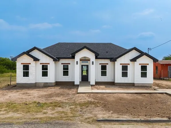 927 Wild Wood Dr, Eagle Pass, TX 78852